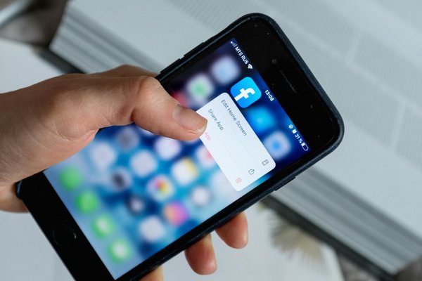 Quels sont les avantages de l'utilisation de la technologie de blockchain pour la gestion des identités?